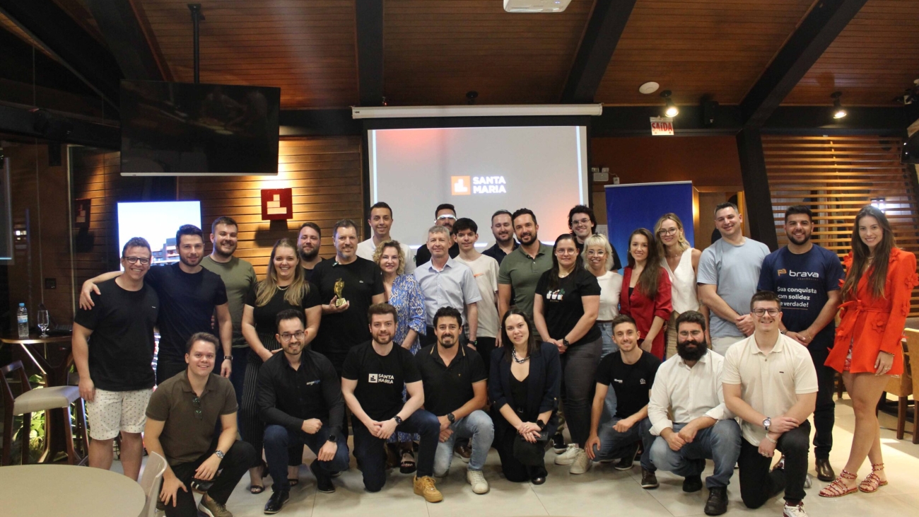 CEO da Santa Maria Imóveis, compartilhou sua carreira de sucesso no Programa Trajetória Profissional da CDL Jovem de Chapecó. (Foto: Karina Ogliari/MB Comunicação).